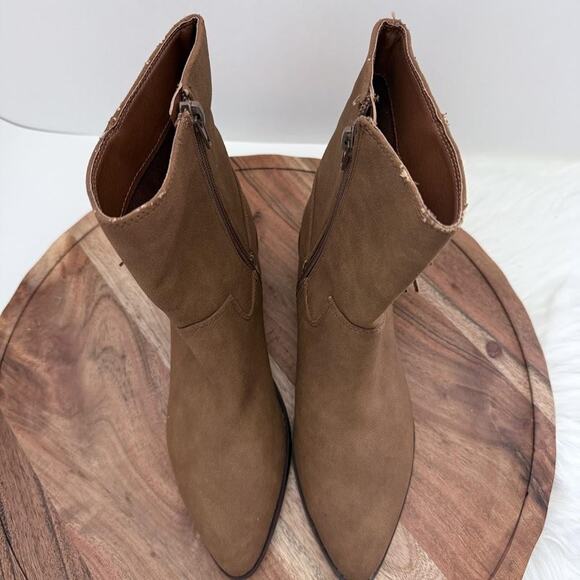 BCBG Girls Boots Girls Size 3 Tan LINDA Fringe Western Ankle Side Zip Block Heel - Picture 5 of 14